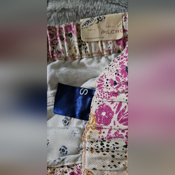 Anthropologie Pilcro Scrunchie Multicolor Floral Denim Shorts - Picture 5 of 5